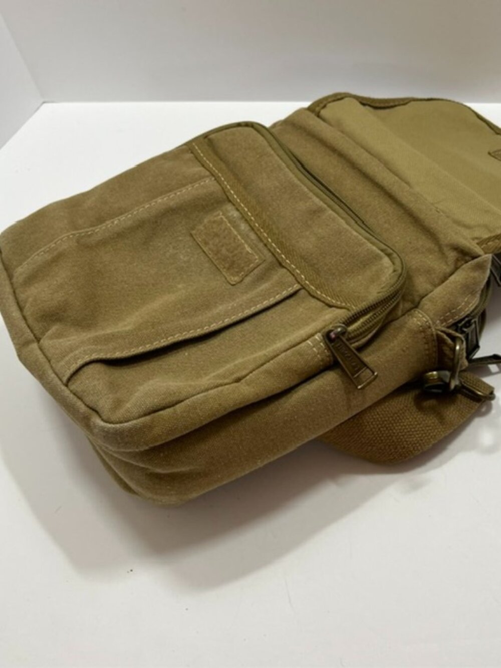 EUROSPORT Padded Canvas Crossbody Tablet/Ipad & Gear Messenger Travel Bag - Picture 6 of 13